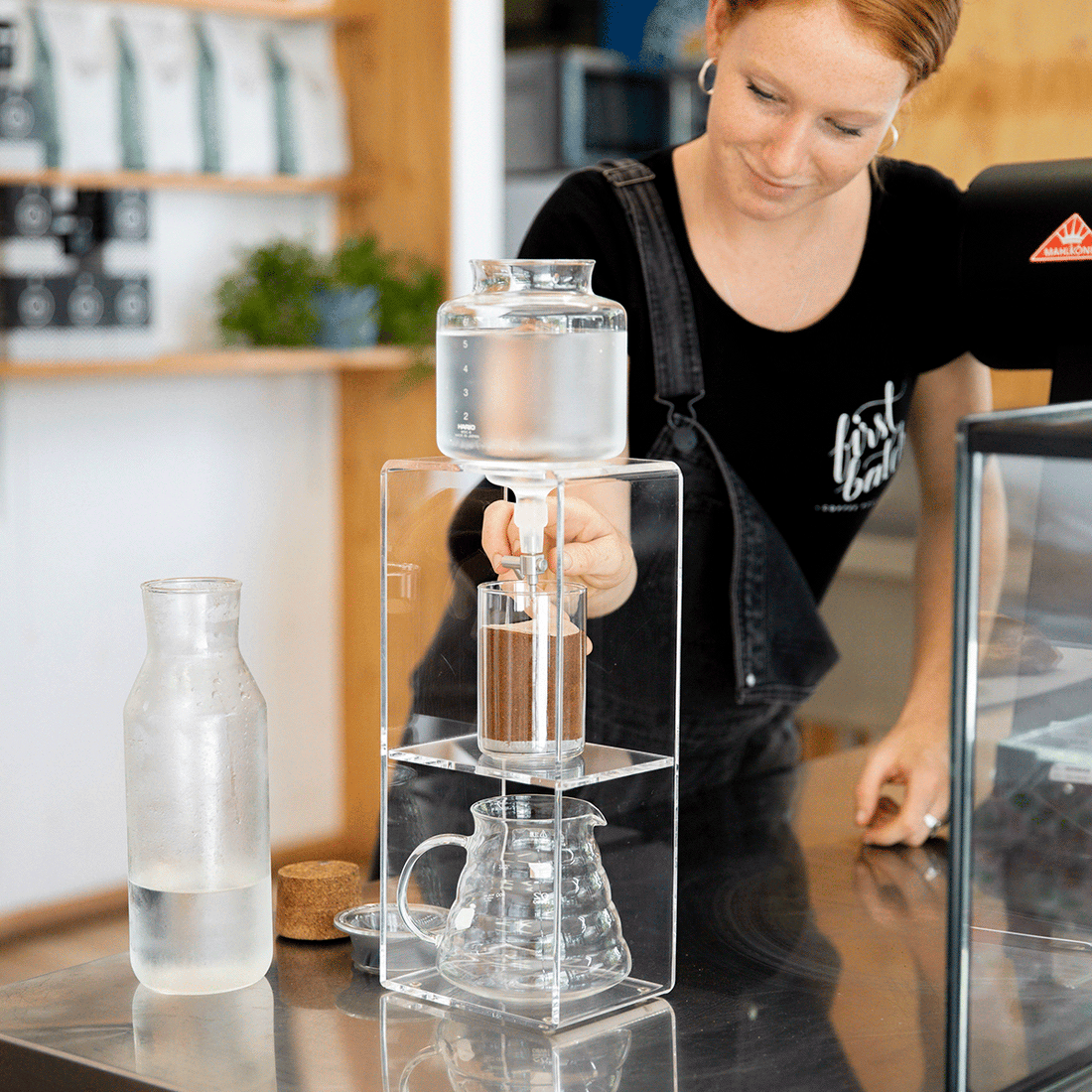 Here is your guide to making delicious cold drip coffee at home! Simply follow the steps to cold drip refreshing coffee.